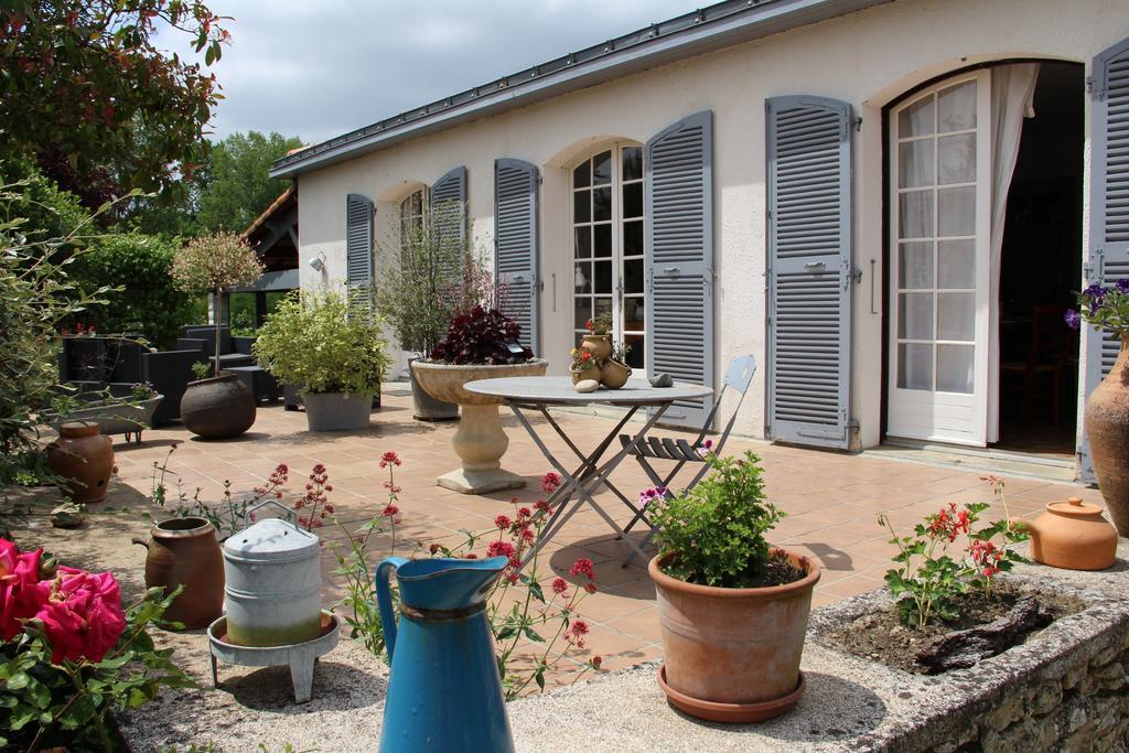 Maison D'Hotes Le Lavoir Fontaines  Buitenkant foto