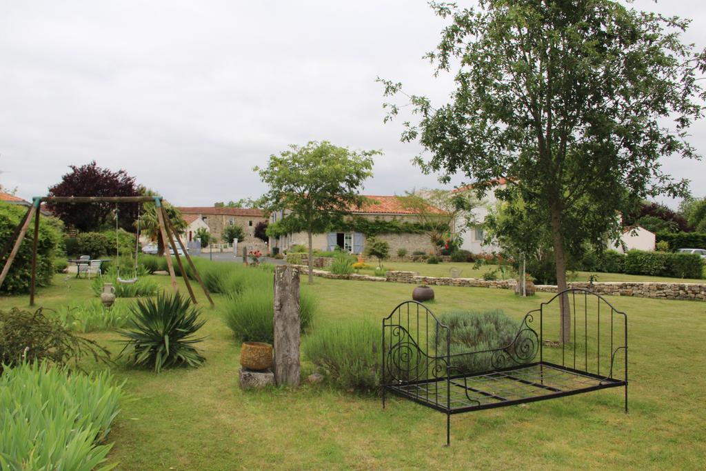 Maison D'Hotes Le Lavoir Fontaines  Buitenkant foto