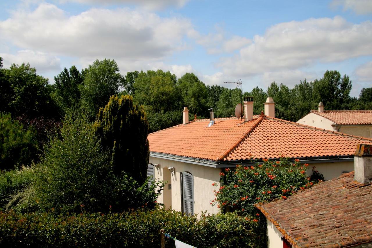 Maison D'Hotes Le Lavoir Fontaines  Buitenkant foto