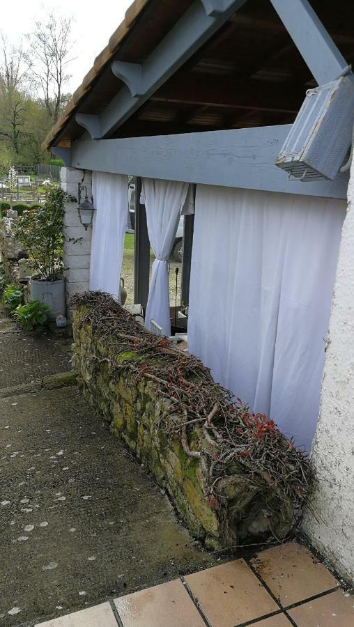 Maison D'Hotes Le Lavoir Fontaines  Buitenkant foto