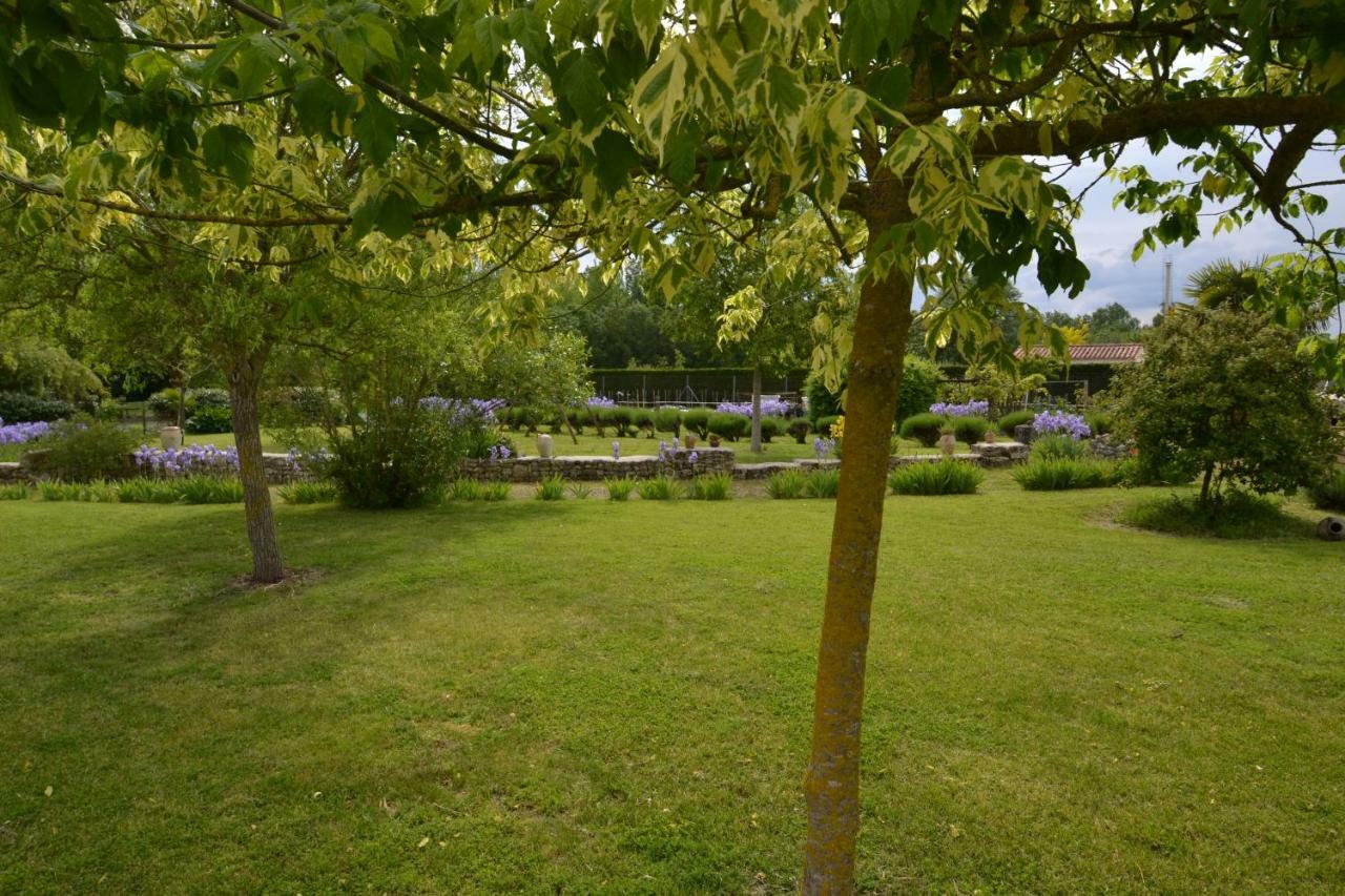 Maison D'Hotes Le Lavoir Fontaines  Buitenkant foto