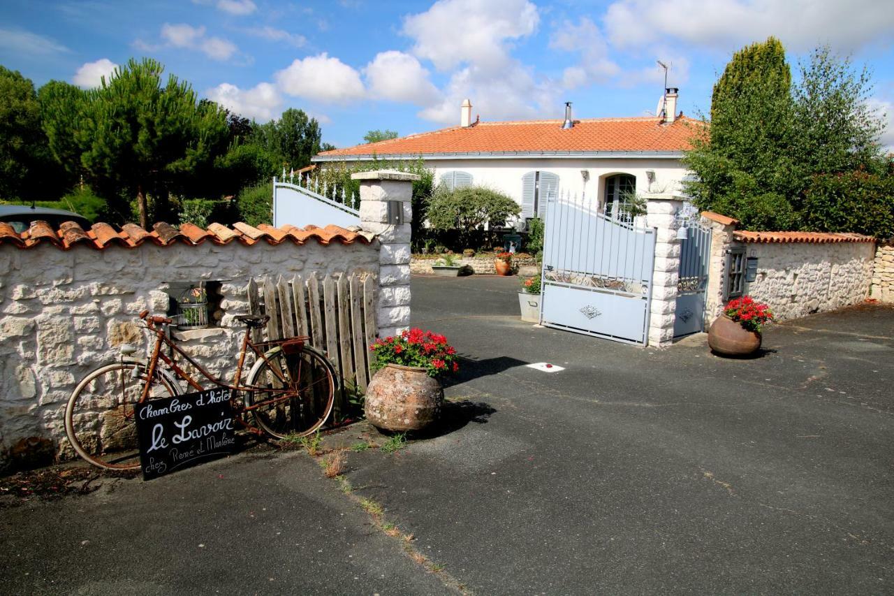 Maison D'Hotes Le Lavoir Fontaines  Buitenkant foto